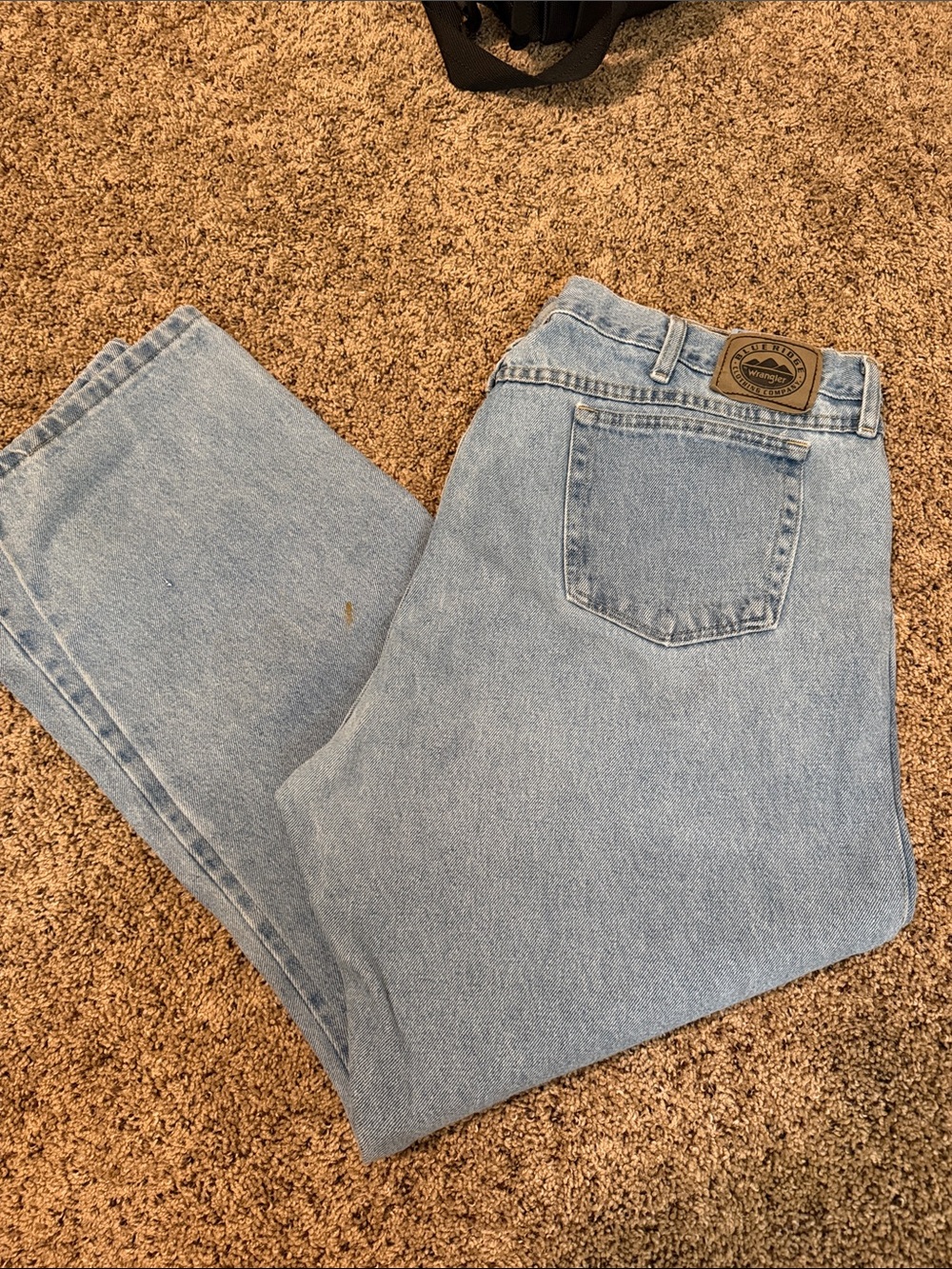 Wrangler Light Blue Straight Leg Men's Jeans 44x32